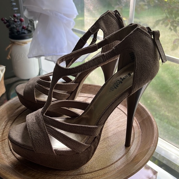 Charlotte Russe Platforms - Size 7 - Picture 5 of 5